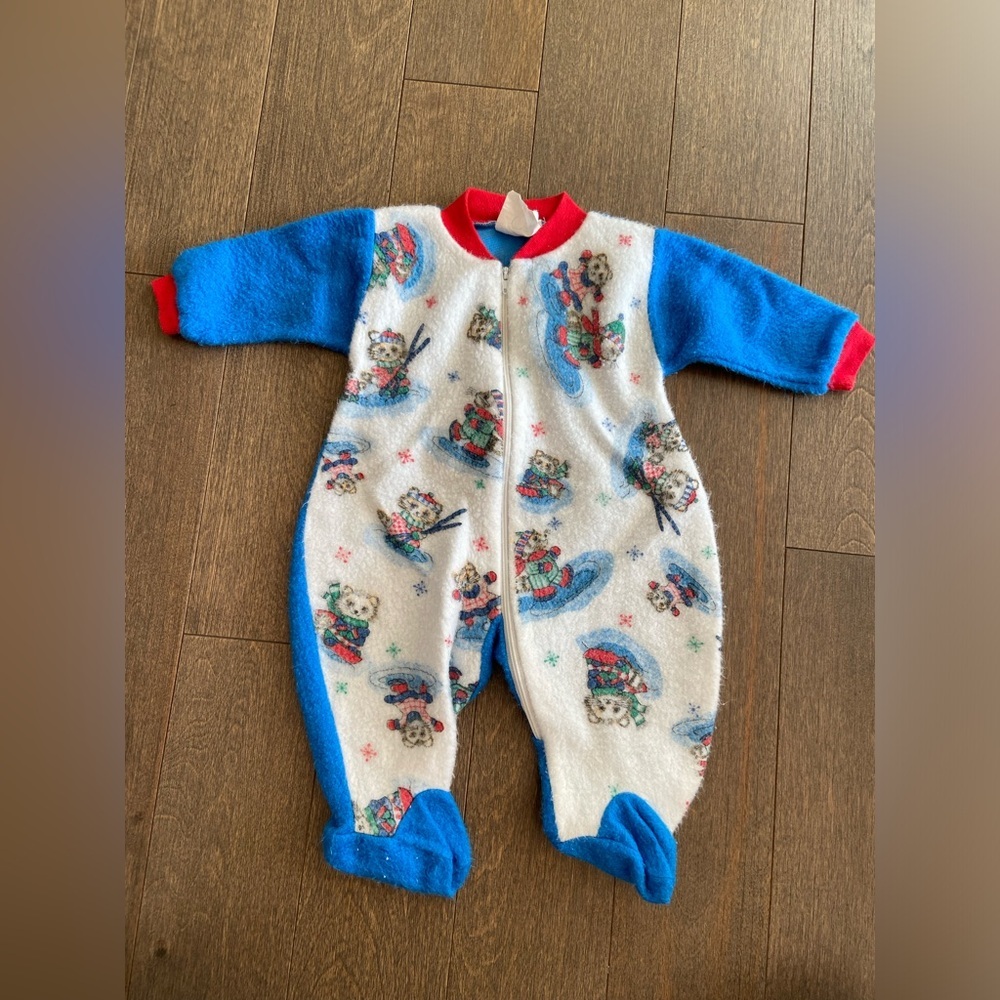 ❤️4 for $25❤️ Vintage Christmas holiday sleeper size 0-3 months